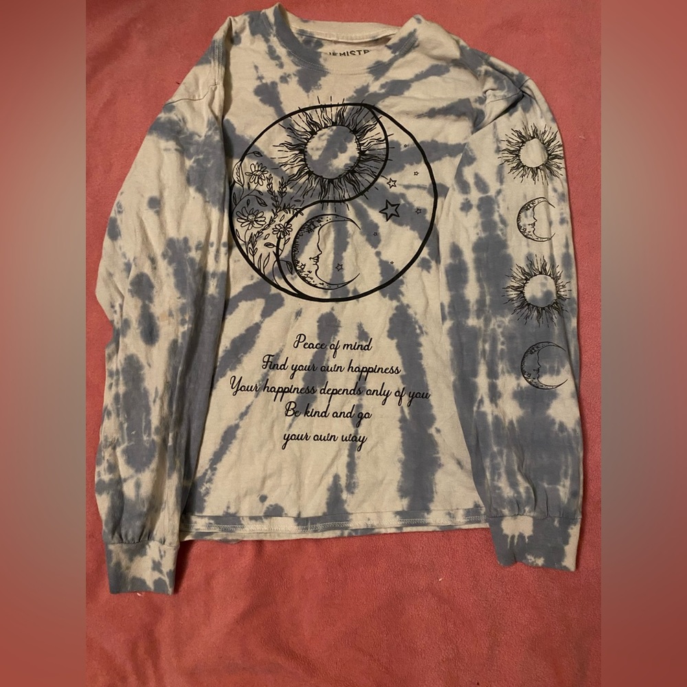 White and Light blue Sun and Moon peace of mind shirt from Ross, Size Medium